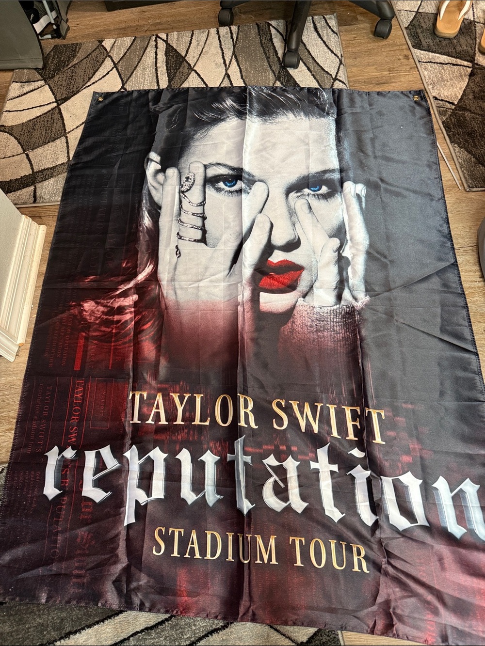 Taylor Swift Reputation Flag - Picture 2 of 2